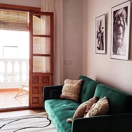 Serendipia: Tu Hogar En Este Blanco Pueblo Фригиляна Екстериор снимка
