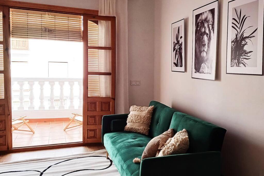 Serendipia: Tu Hogar En Este Blanco Pueblo Фригиляна Екстериор снимка